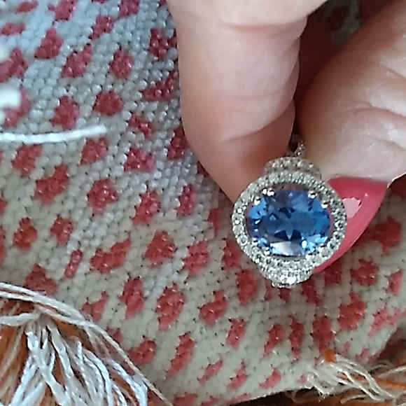 New Victoria Weick Swarovski Topaz Ring - Picture 13 of 14